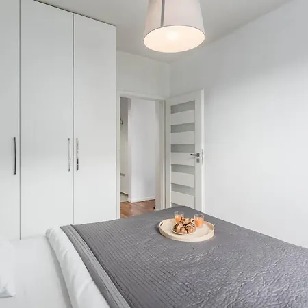 Chill Airport Apartament