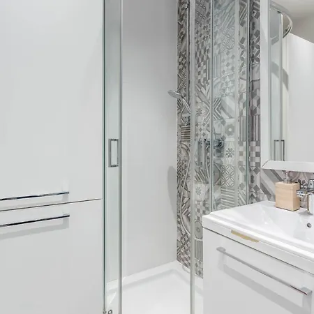 아파트 Chill Airport